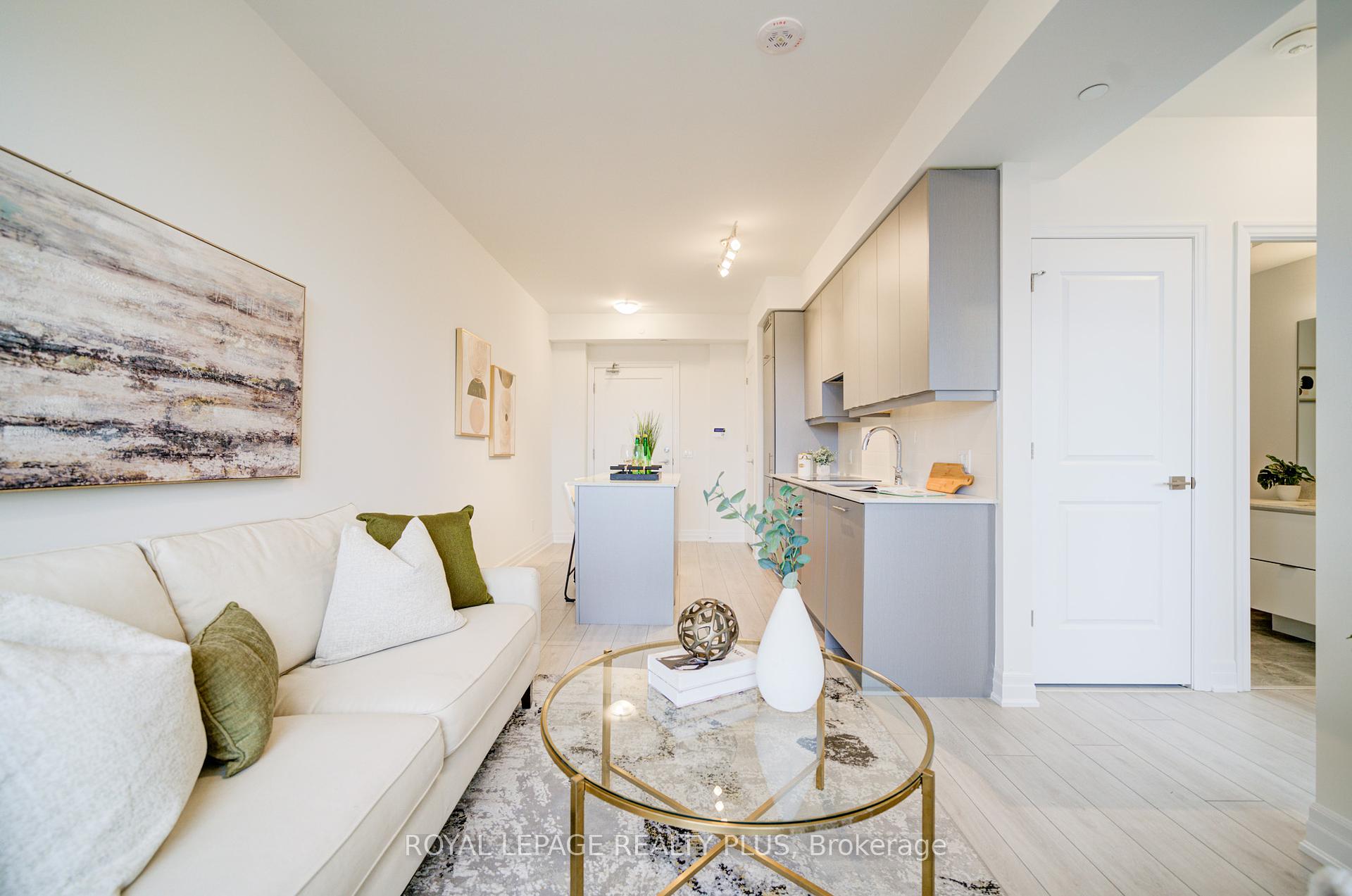 2 Bedrooms Condo at 30 Elm, Mississauga For sale