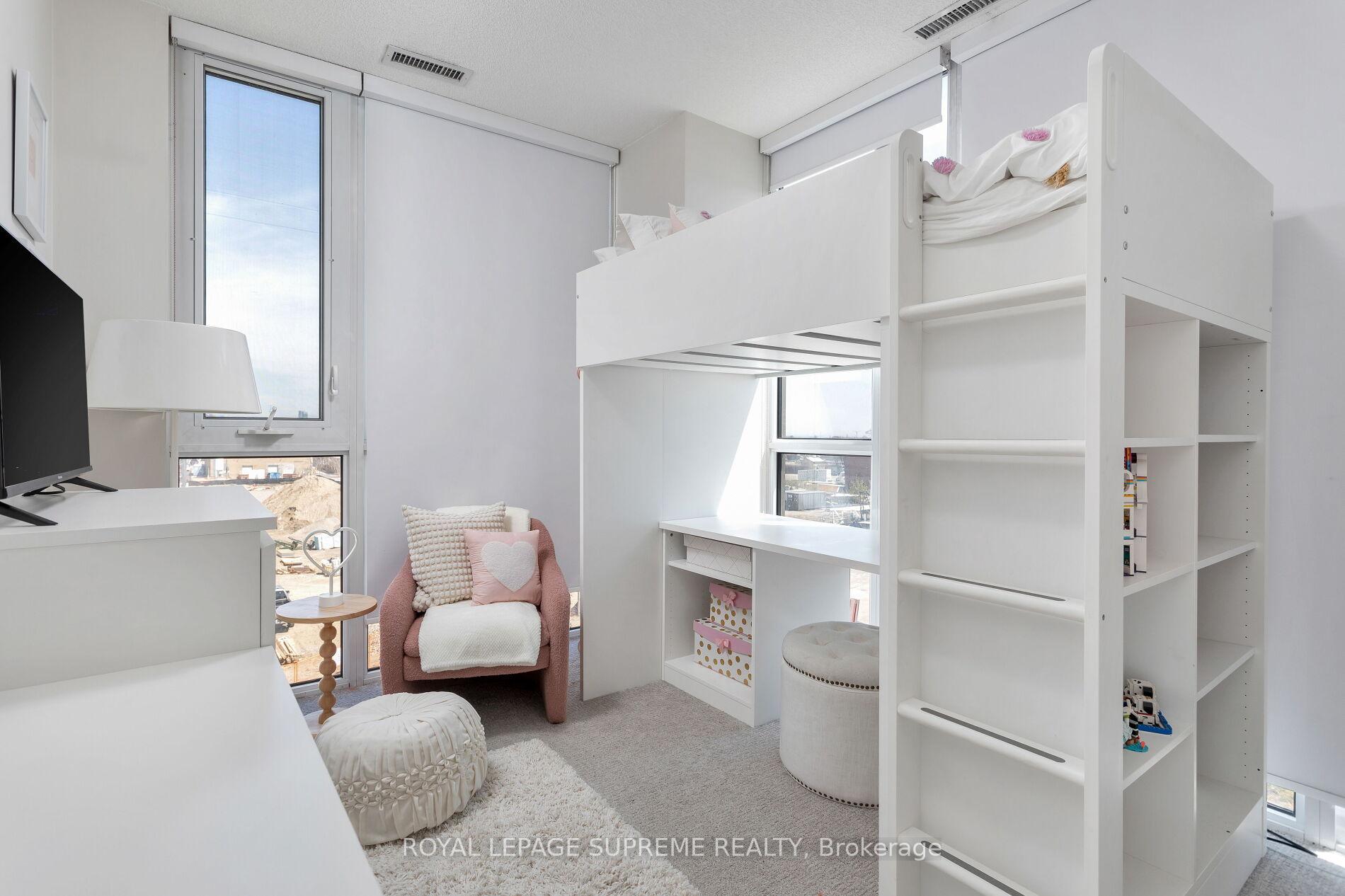 2 Bedrooms Condo at 17 Zorra,  Toronto For sale