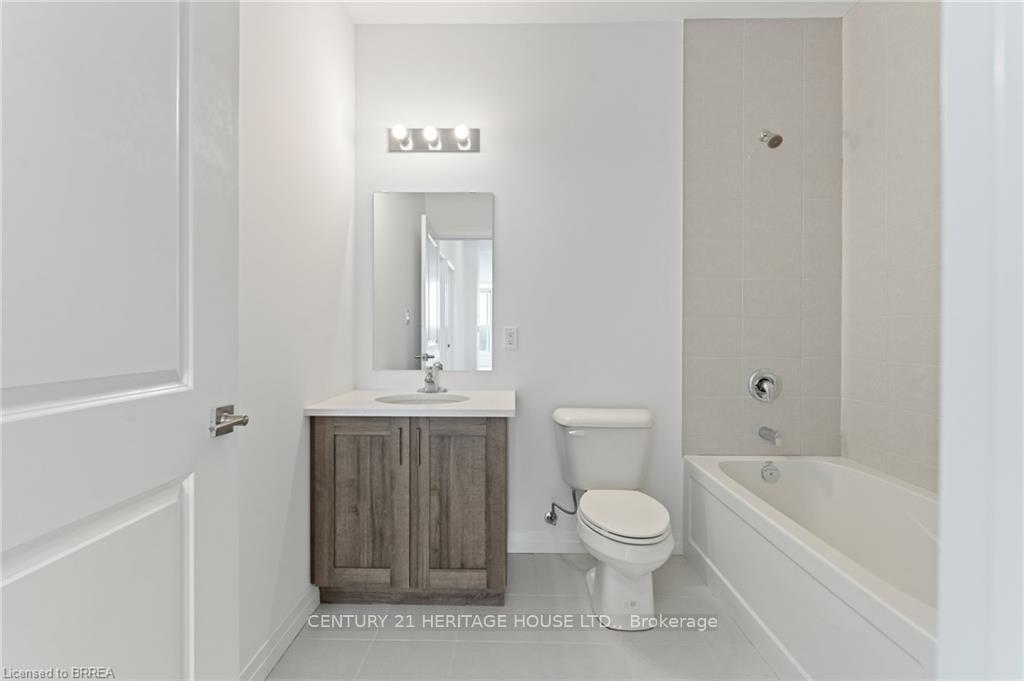 3 Bedrooms Condo at 5 Hamilton, Hamilton For sale