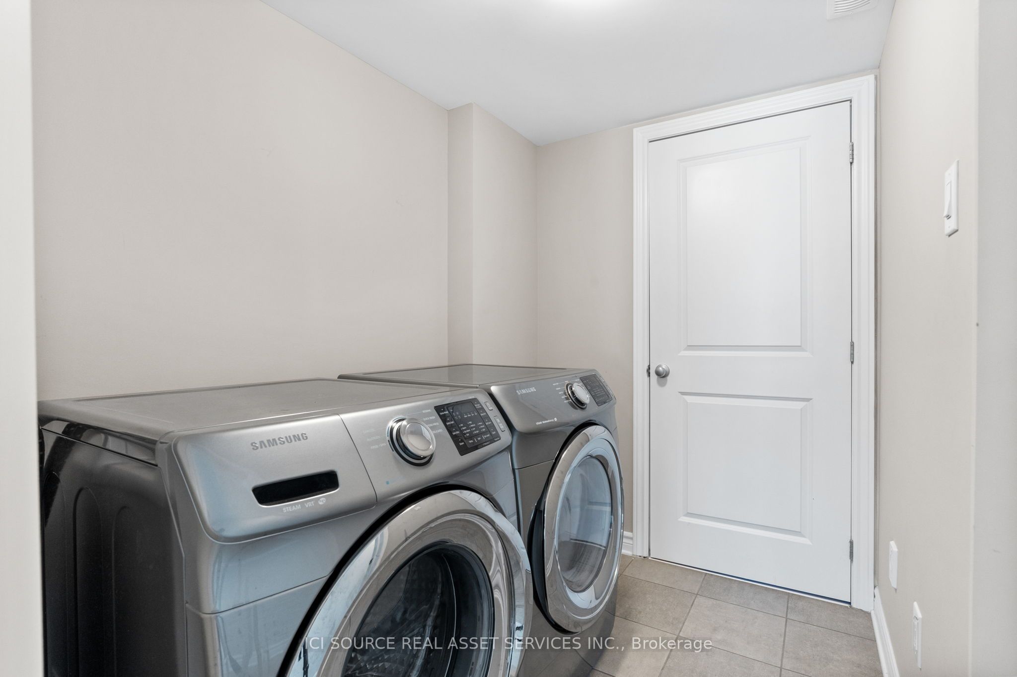 915 Kilbirnie Drive, Barrhaven, ON K2J 6G2
