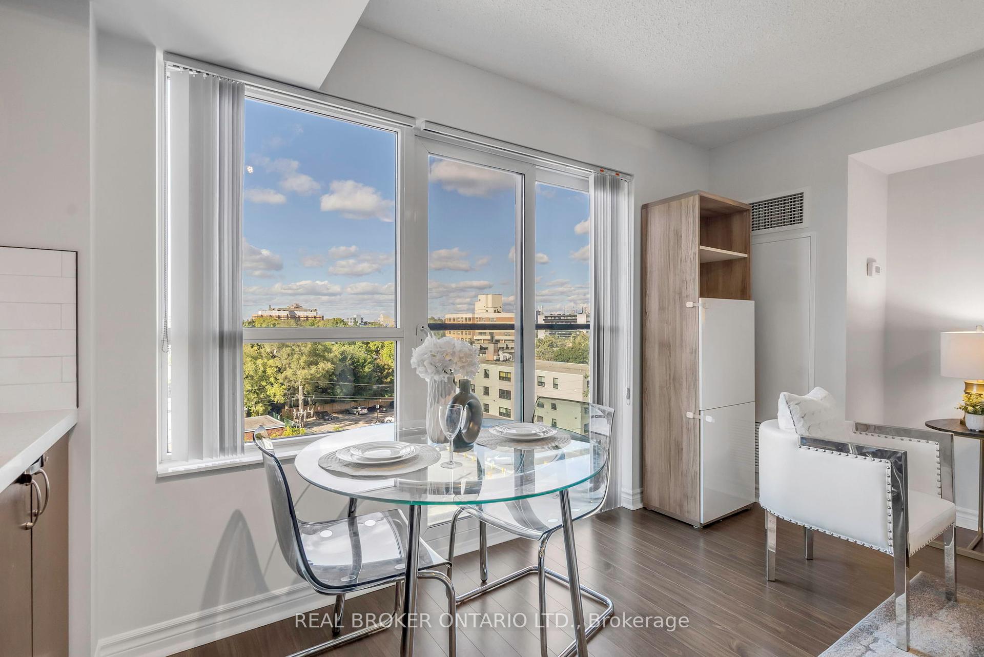 1 Bedroom Condo at 35 Saranac, Toronto For sale