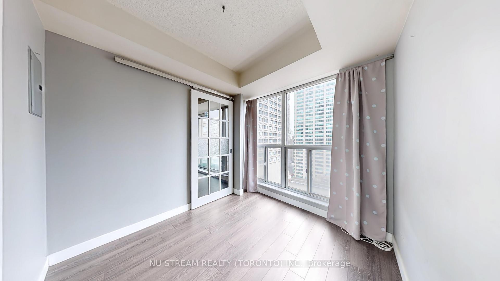 1 Bedroom Condo at 8 Park, Toronto For sale