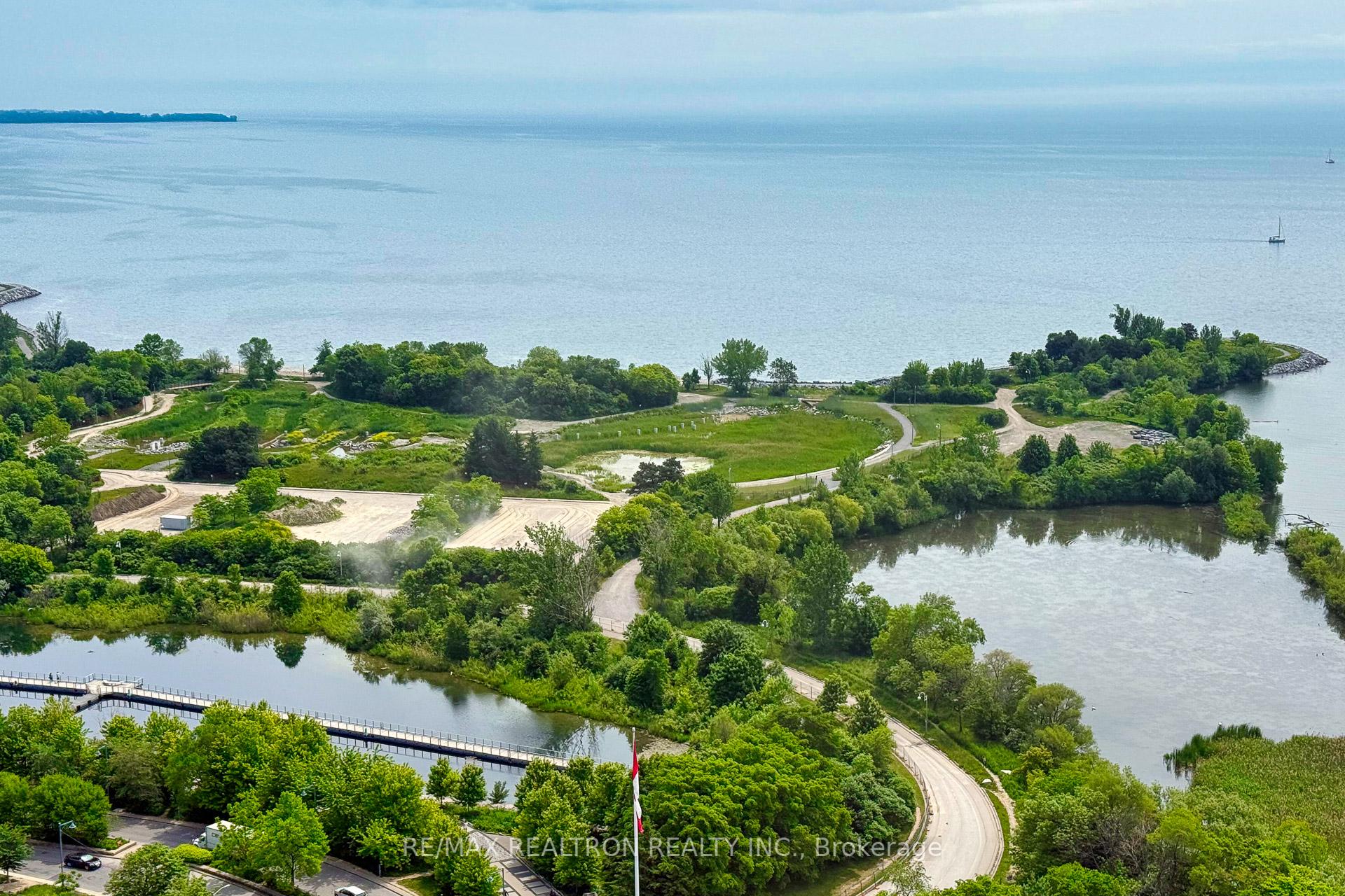 3 Bedrooms Condo at 2200 Lake Shore, Toronto For sale