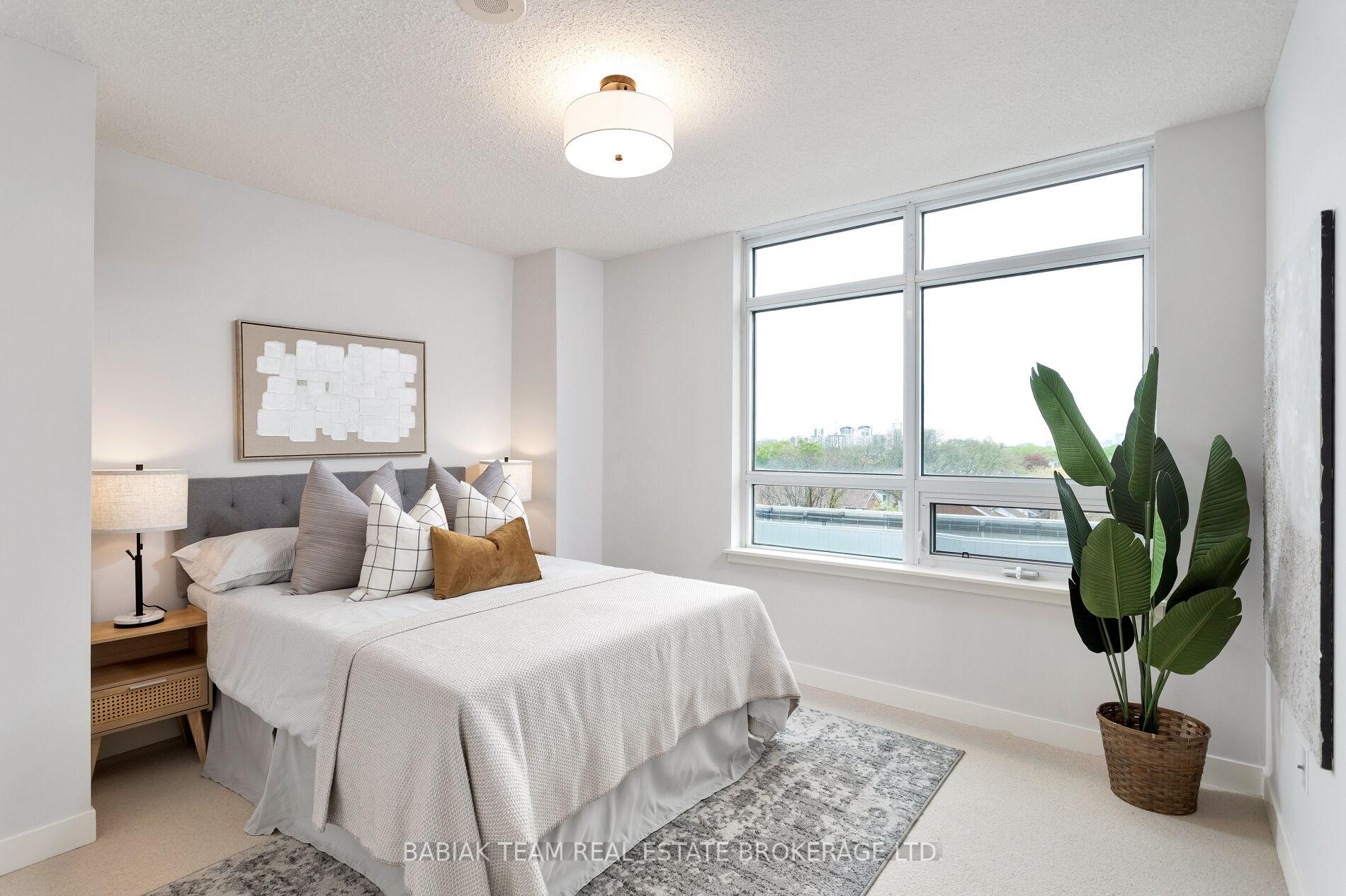 3 Bedrooms Condo at 816 Lansdowne, Toronto For sale