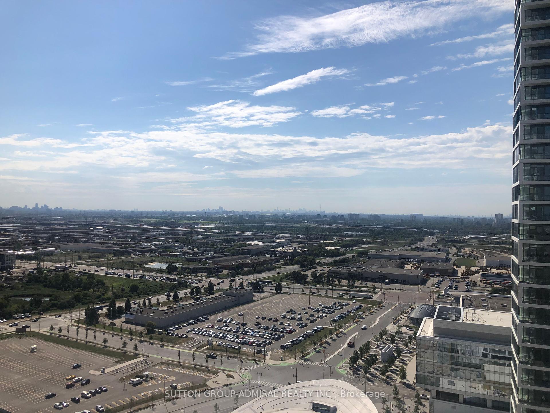 3 Bedrooms Condo at 898 Portage,  Vaughan For sale