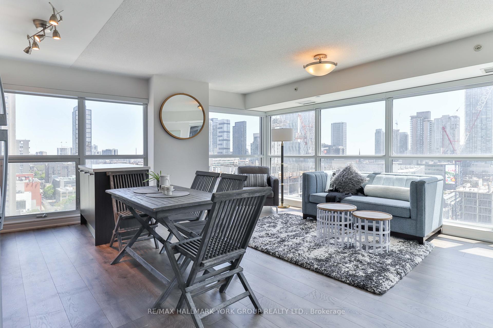 3 Bedrooms Condo at 386 Yonge, Toronto For sale