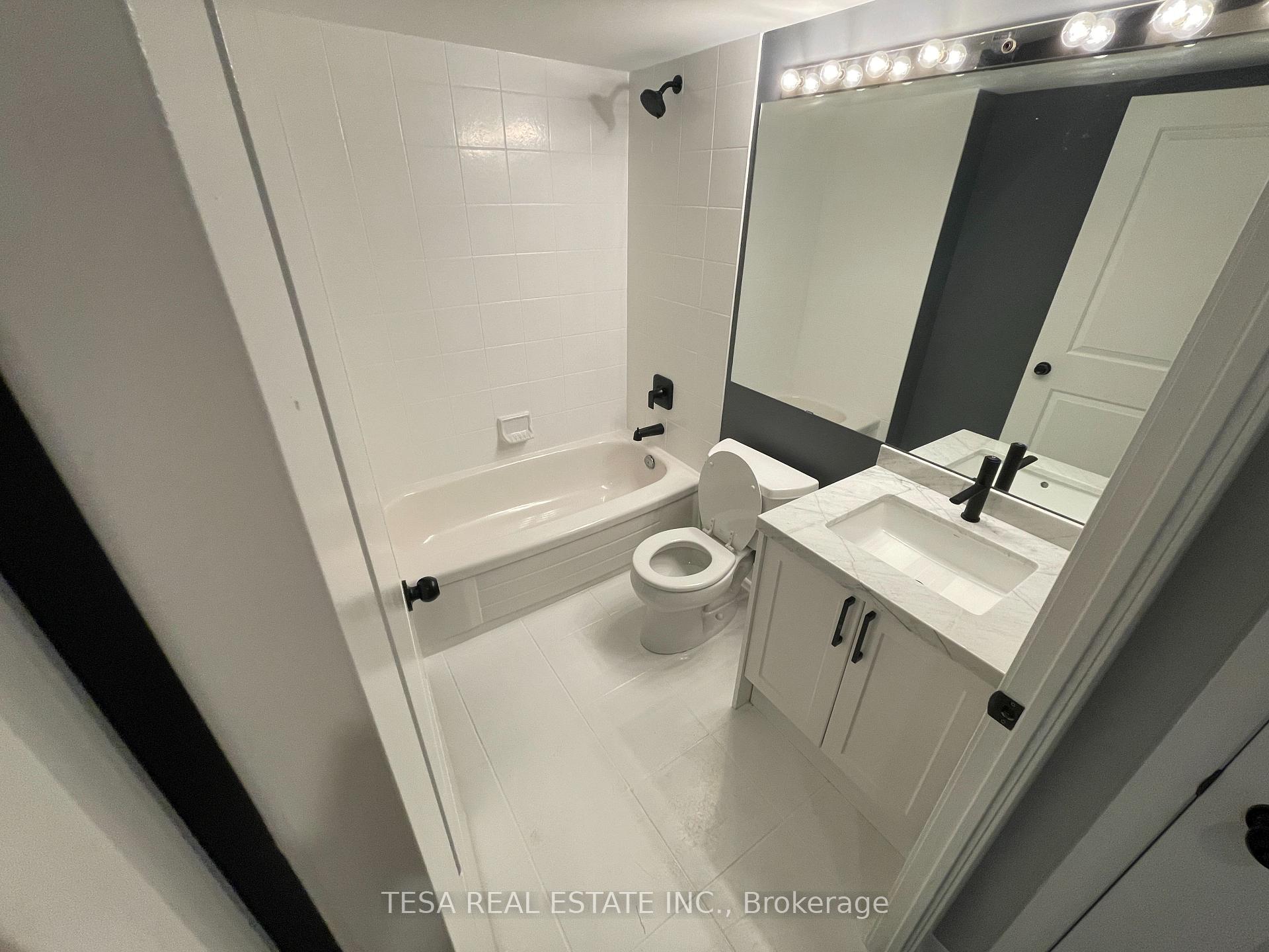 3 Bedrooms Condo at 4968 Yonge,  Toronto For sale