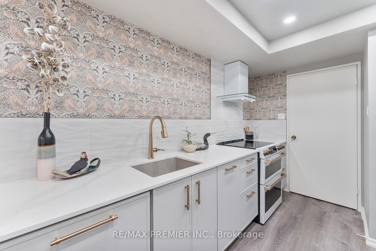2045 Lake Shore Boulevard W, #2103