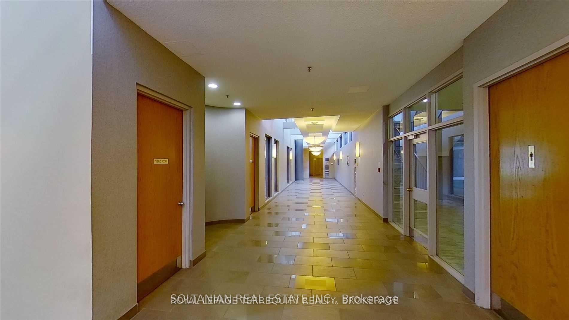 2 Bedrooms Condo at 1 Hickory Tree, Toronto For sale