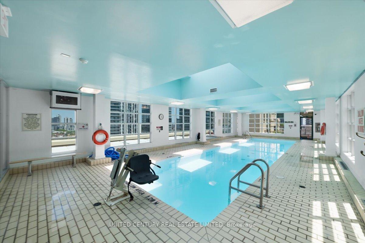 3 Bedrooms Condo at 155 Dalhousie,  Toronto For sale