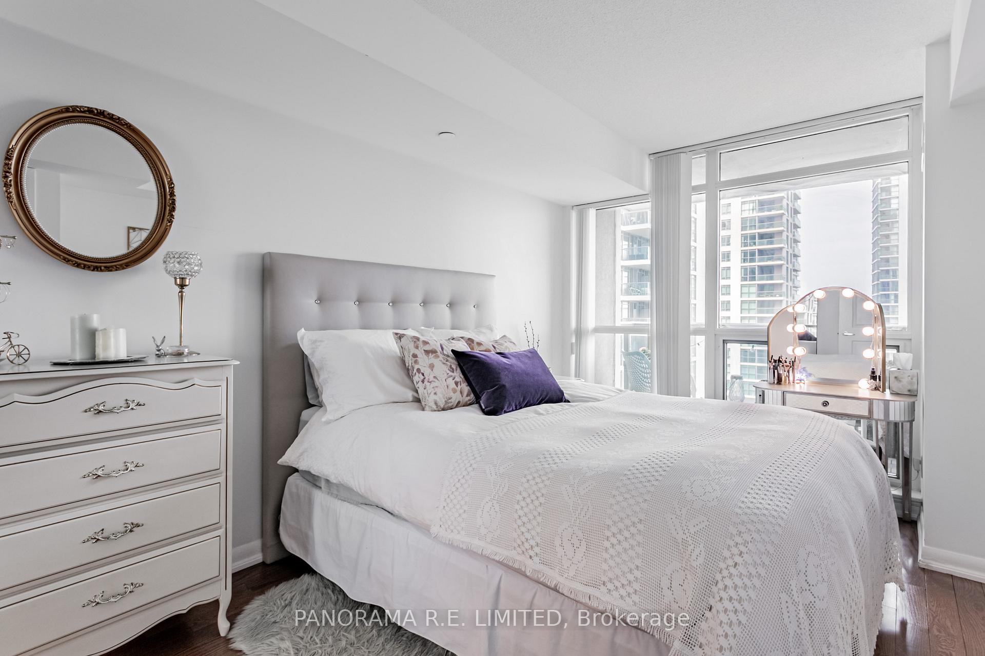 2 Bedrooms Condo at 205 Sherway Gardens, Toronto For sale