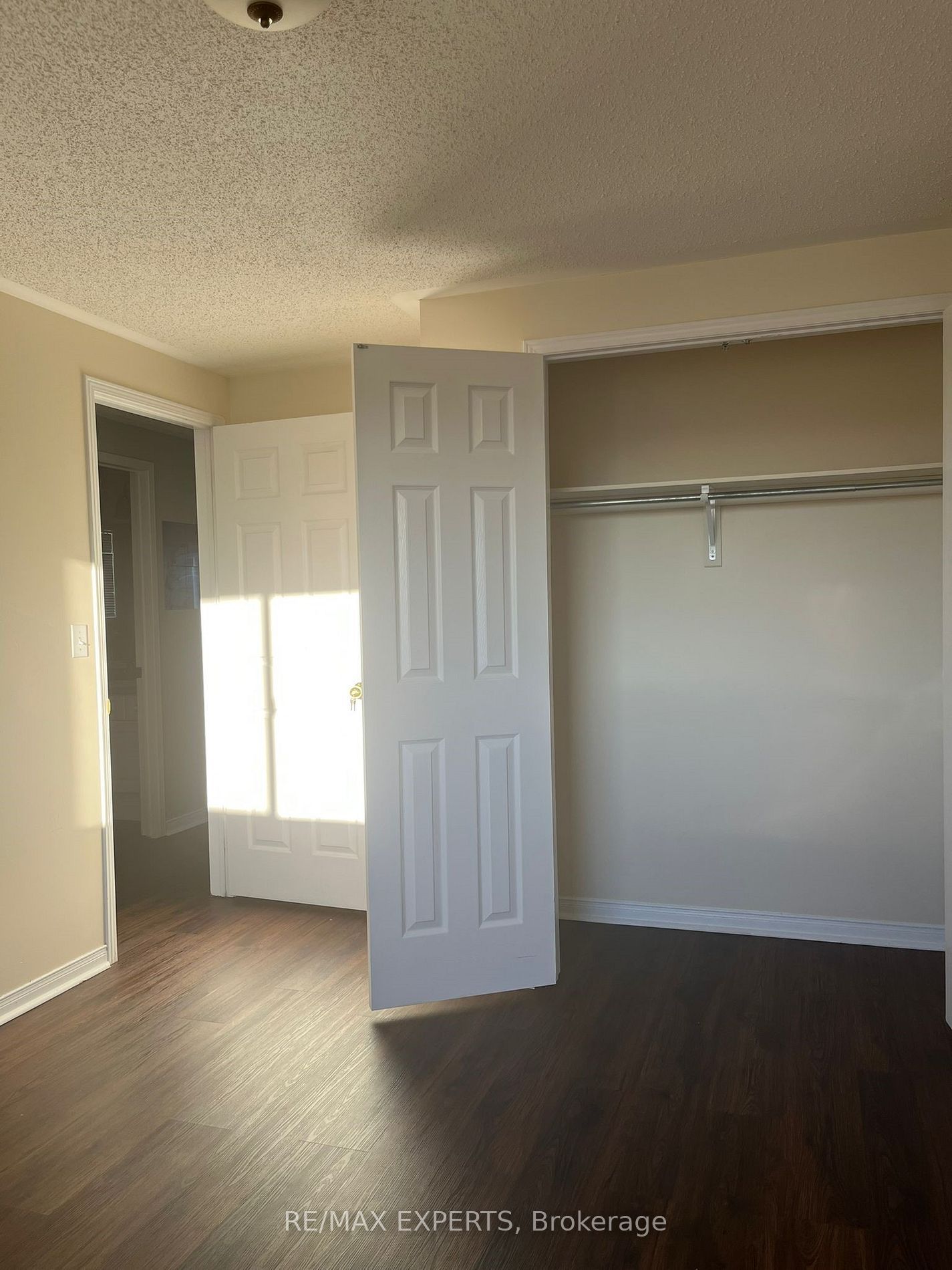 546 Aldershot Drive