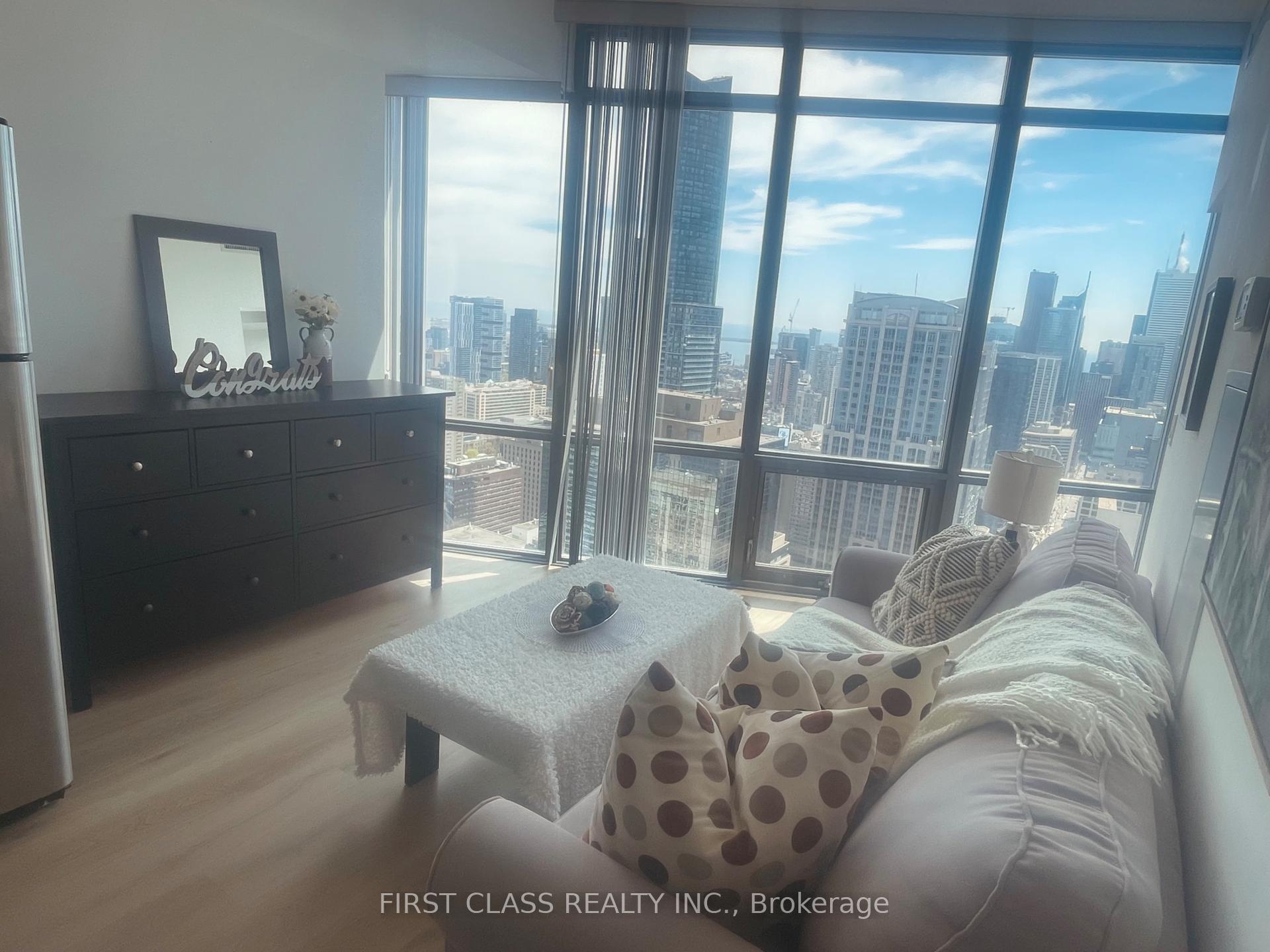 1 Bedroom Condo at 832 Bay,  Toronto For sale