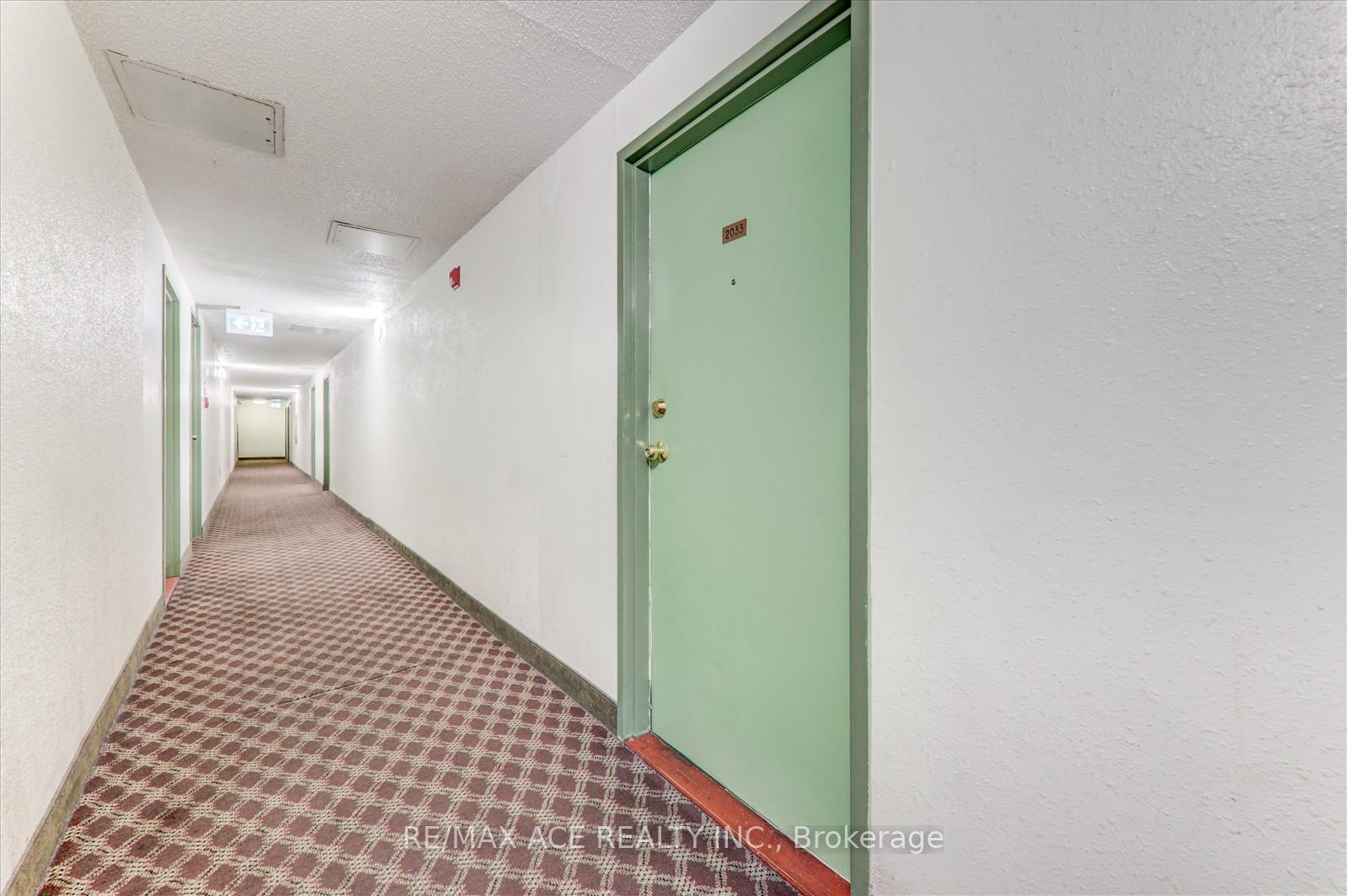 3 Bedrooms Condo at 100 Mornelle, Toronto For sale