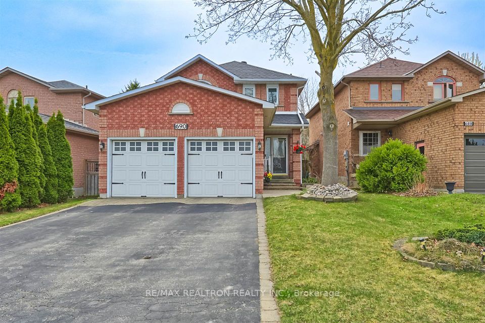 690 College Manor