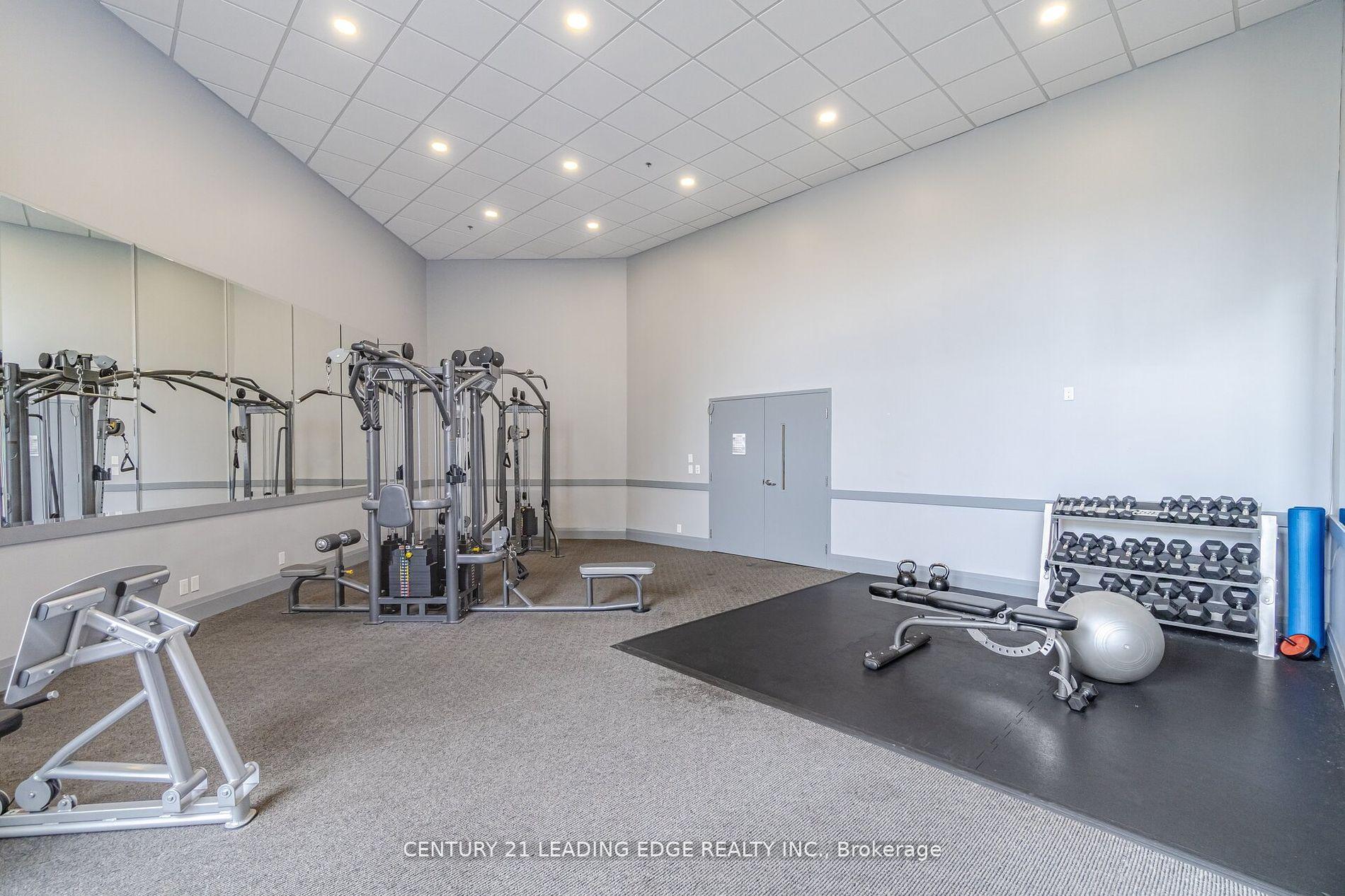 2 Bedrooms Condo at 24 Woodstream, Vaughan For sale