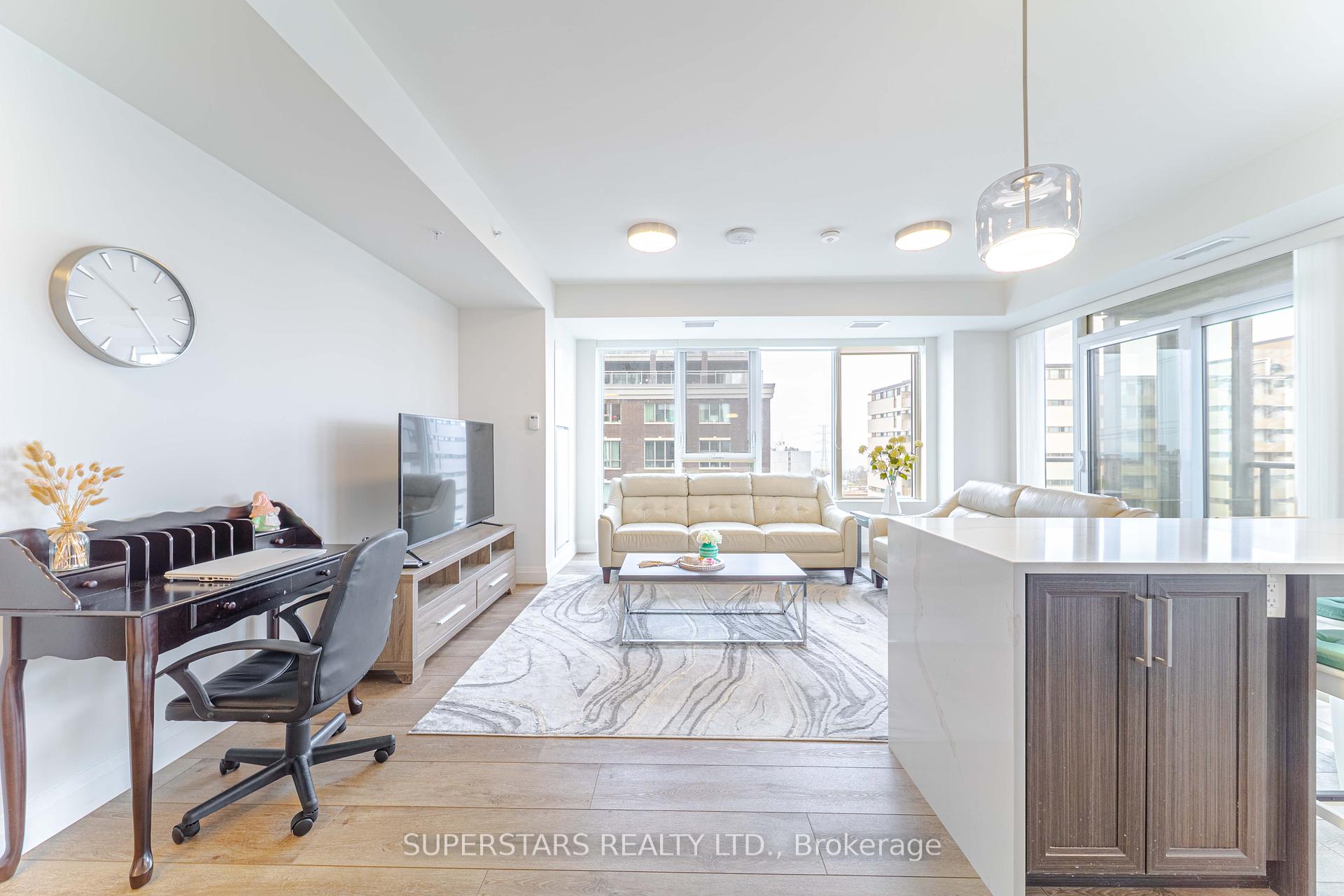 2 Bedrooms Condo at 500 Brock, Burlington For sale