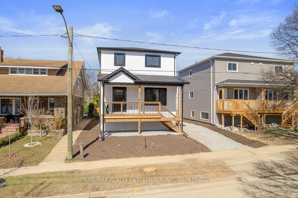40 McMaster Avenue, Welland, ON L3B 3S8