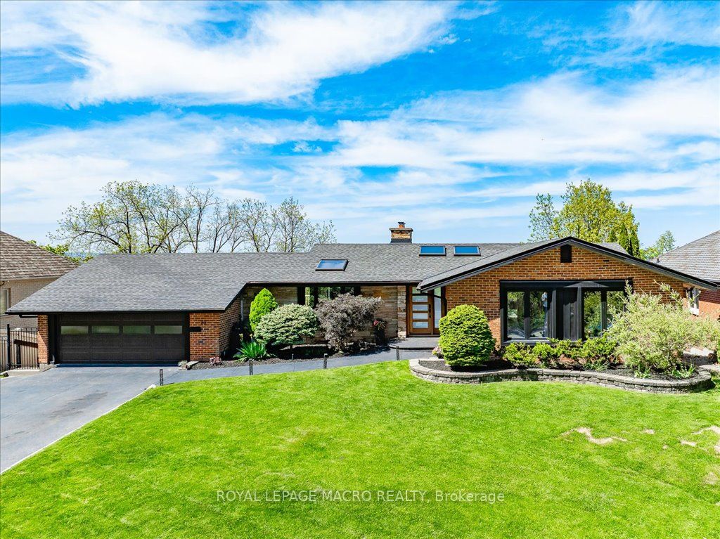 33 Leslie Drive