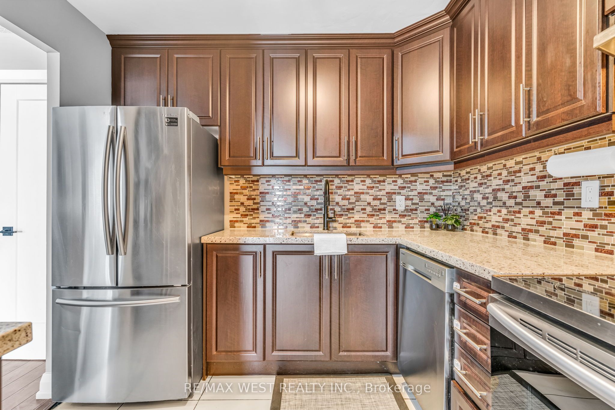 145 Hillcrest Avenue, #1615