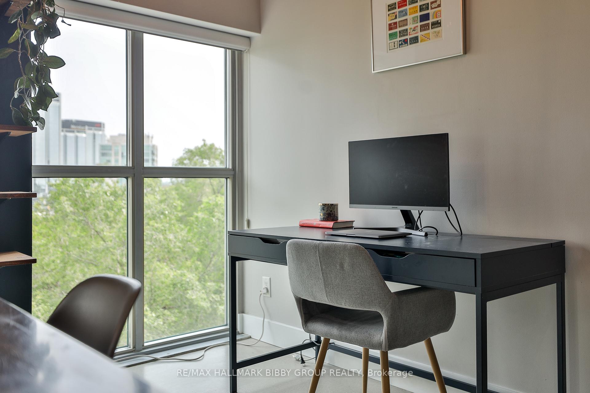 2 Bedrooms Condo at 2 Fieldway, Toronto For sale