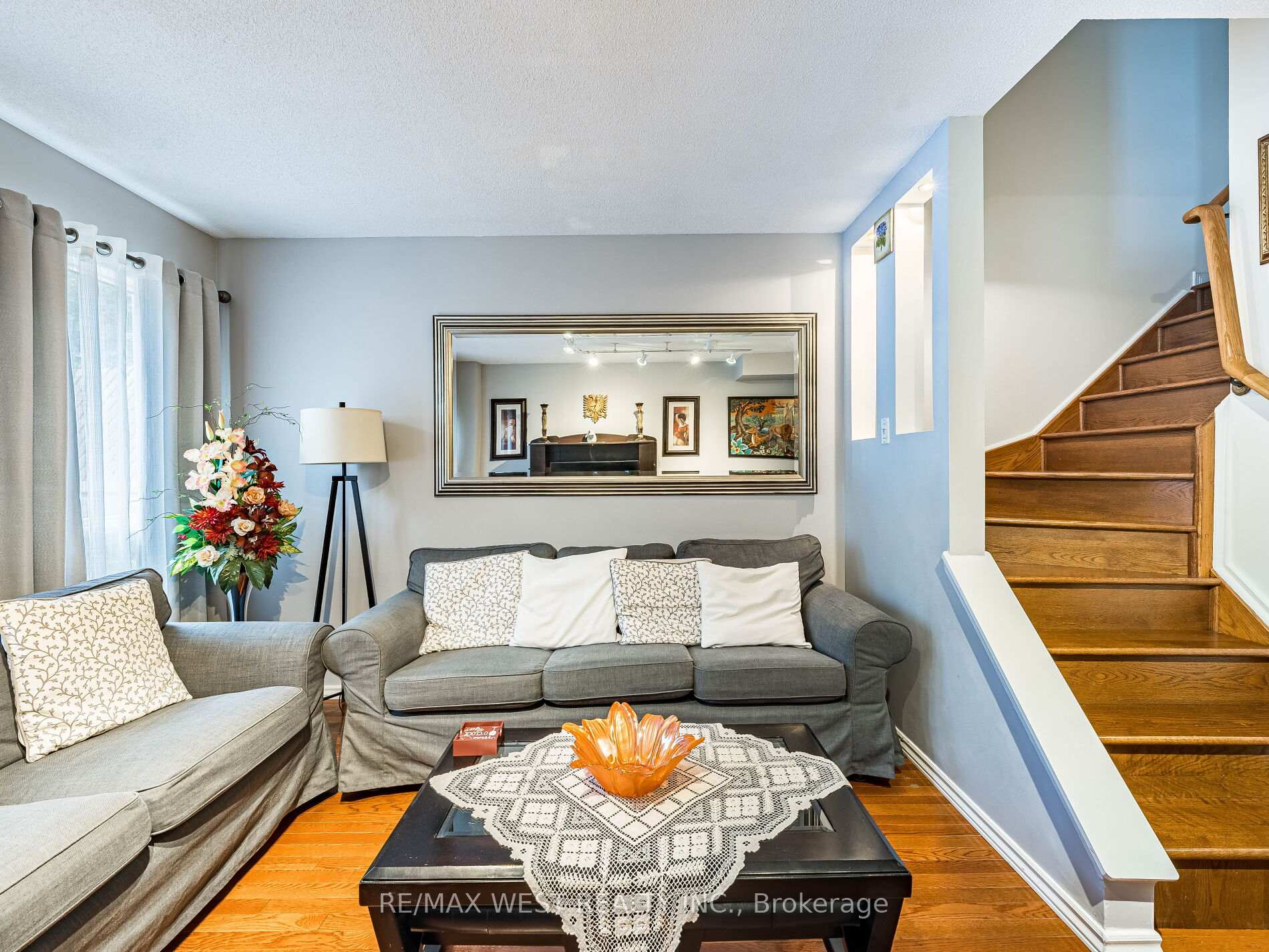 4 Bedrooms Condo at 1168 Arena, Mississauga For sale