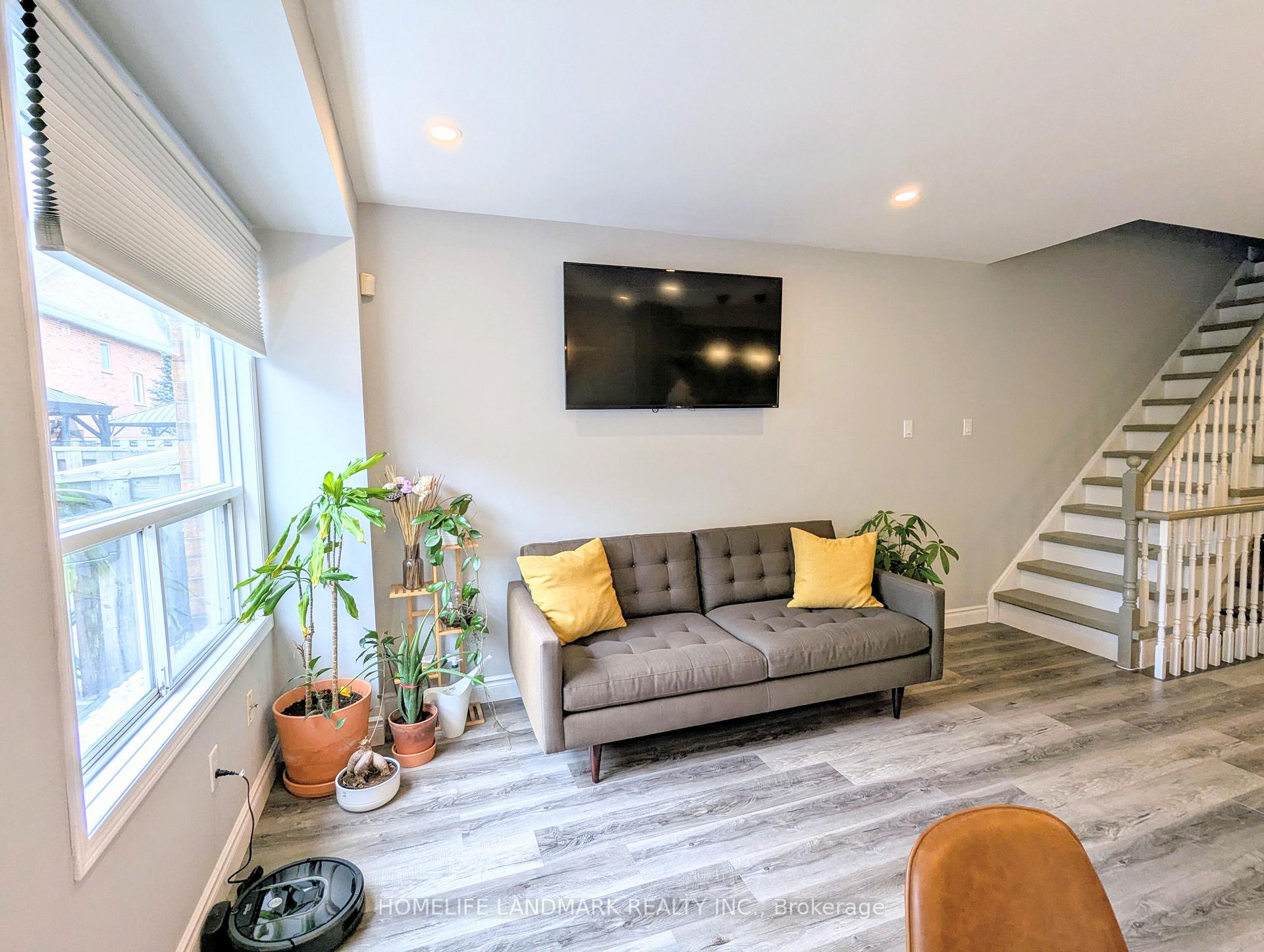3 Bedrooms Condo at 86 Tania,  Vaughan For sale