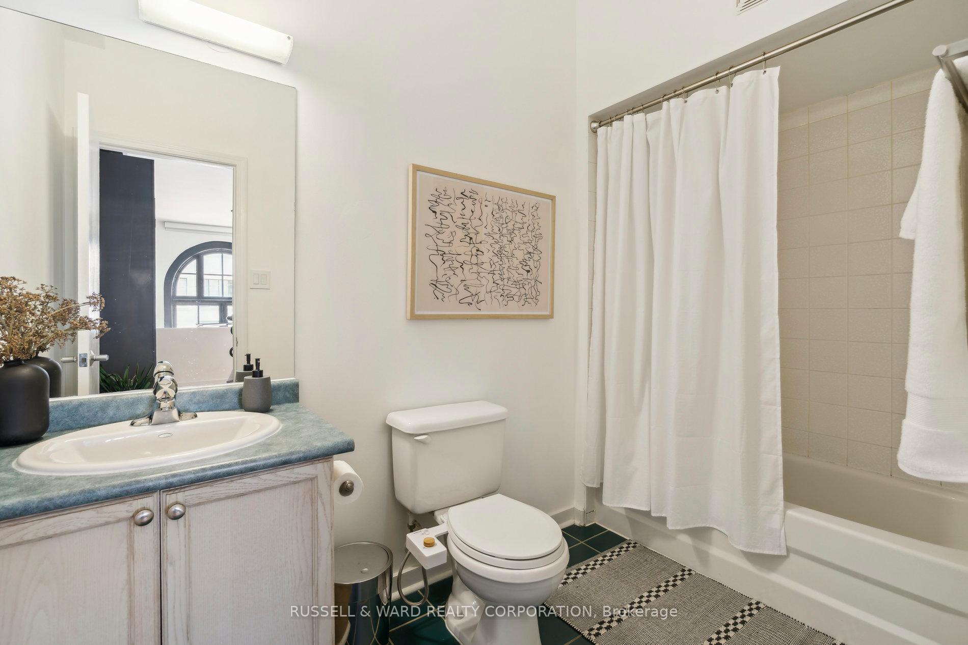 2 Bedrooms Condo at 394 Euclid,  Toronto For sale