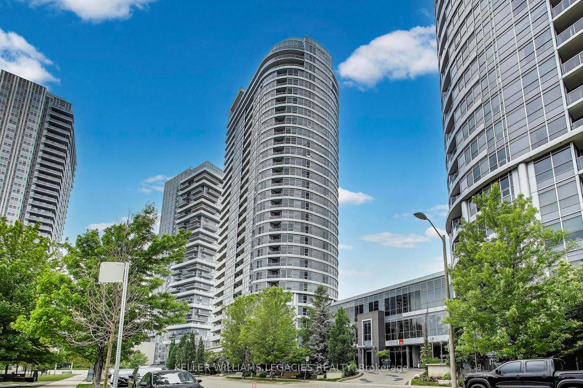1 Bedroom Condo at 181 Village Green, Toronto For sale