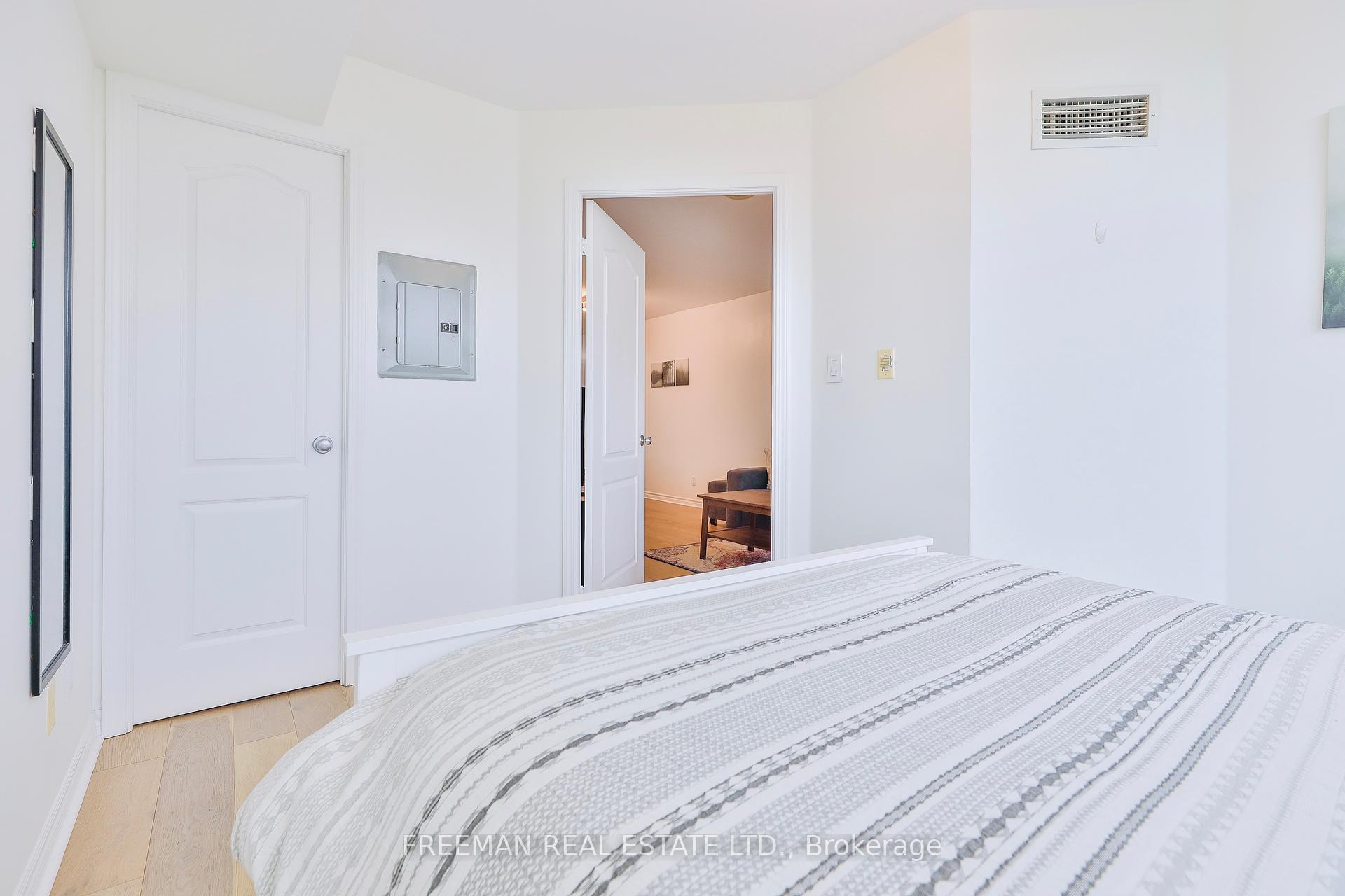 1 Bedroom Condo at 3 Rean Dr, Toronto For sale