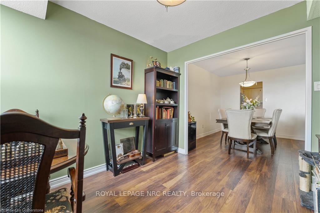 2 Bedrooms Condo at 500 GREEN,  Hamilton For sale