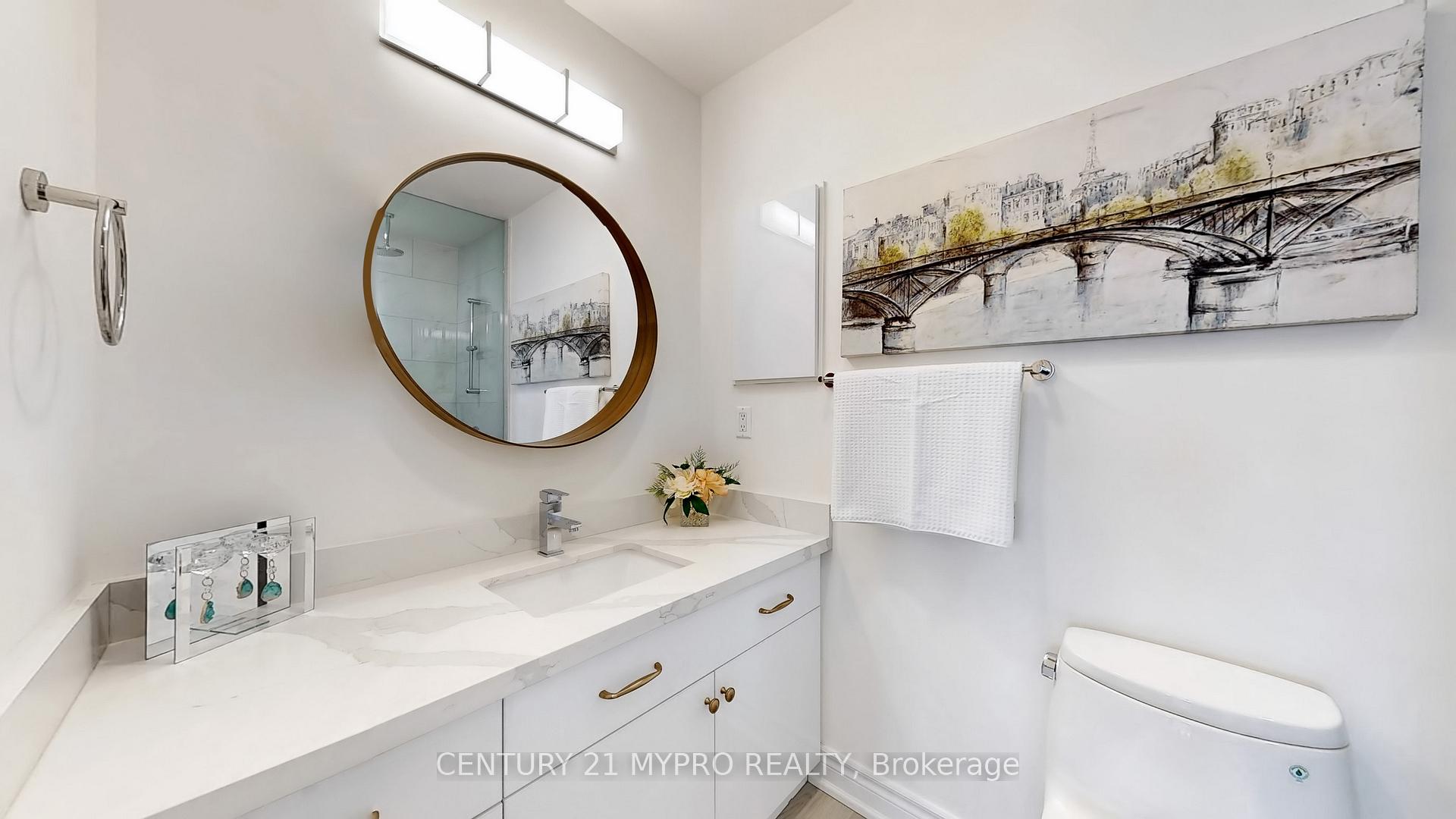 3 Bedrooms Condo at 735 New Westminster,  Vaughan For sale