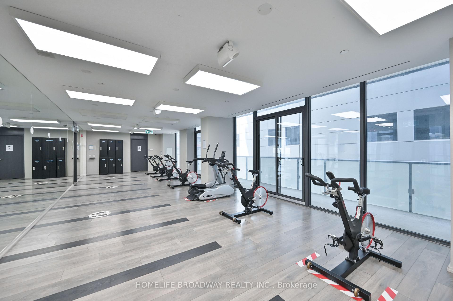 2 Bedrooms Condo at 101 Peter, Toronto For sale