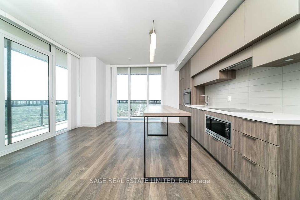 8 Eglinton Avenue