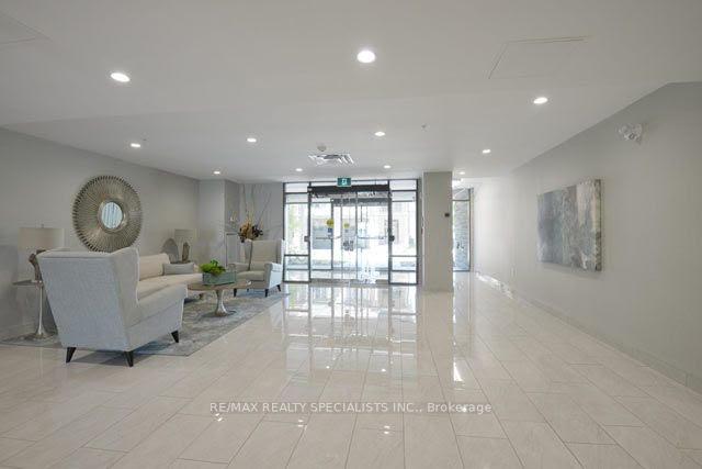 1 Bedroom Condo at 35 Southshore,  Hamilton For sale