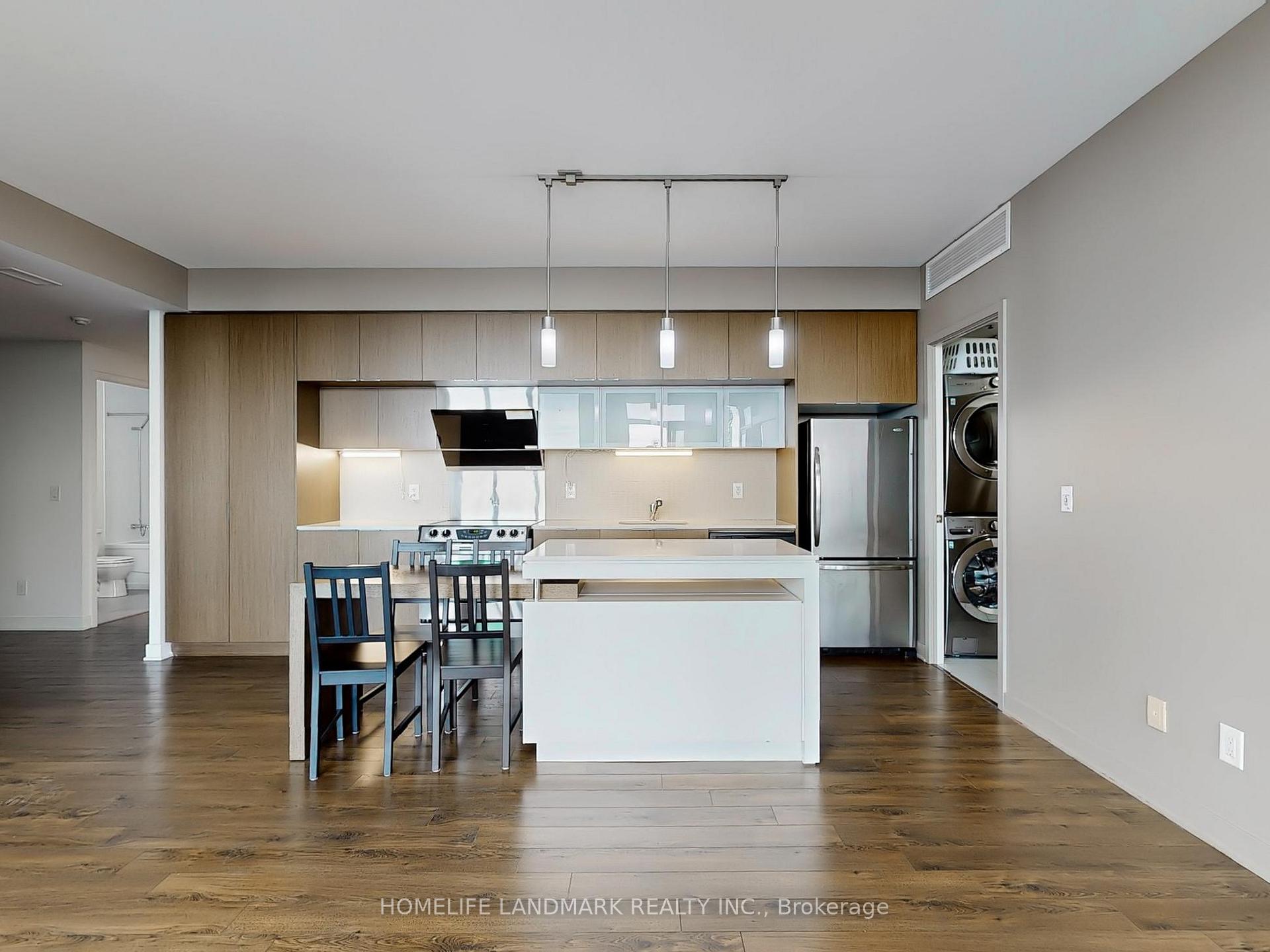 3 Bedrooms Condo at 110 Charles, Toronto For sale