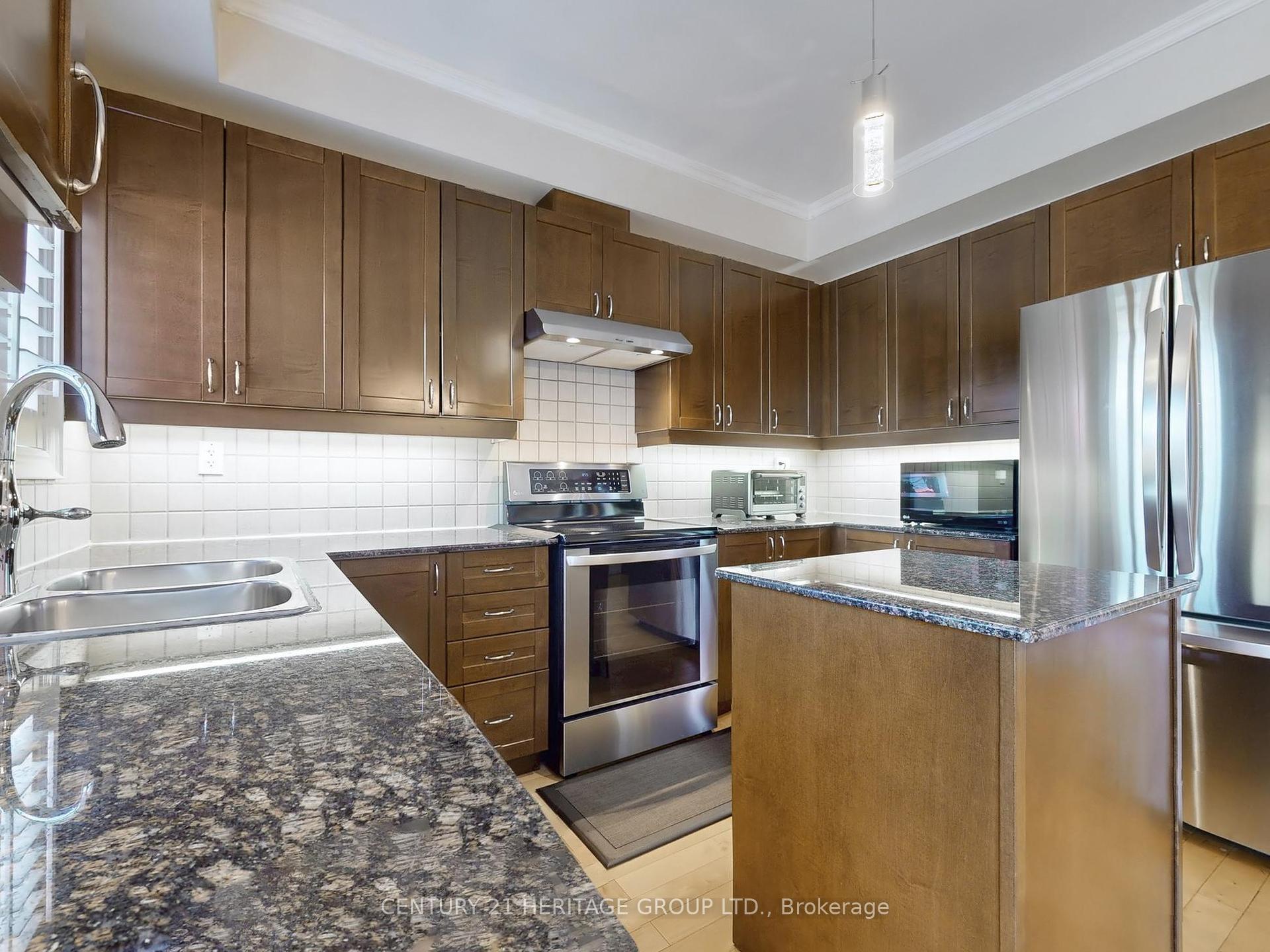 4 Bedrooms Condo at 127 Mill, Toronto For sale