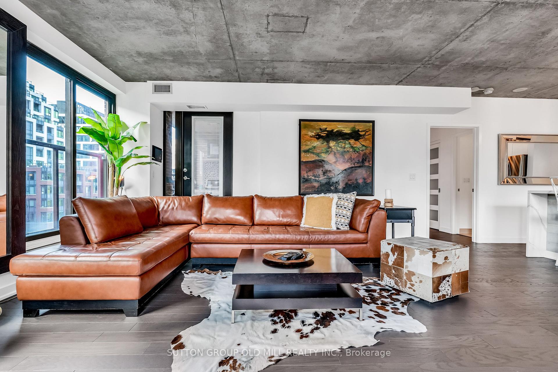 2 Bedrooms Condo at 400 Wellington, Toronto For sale