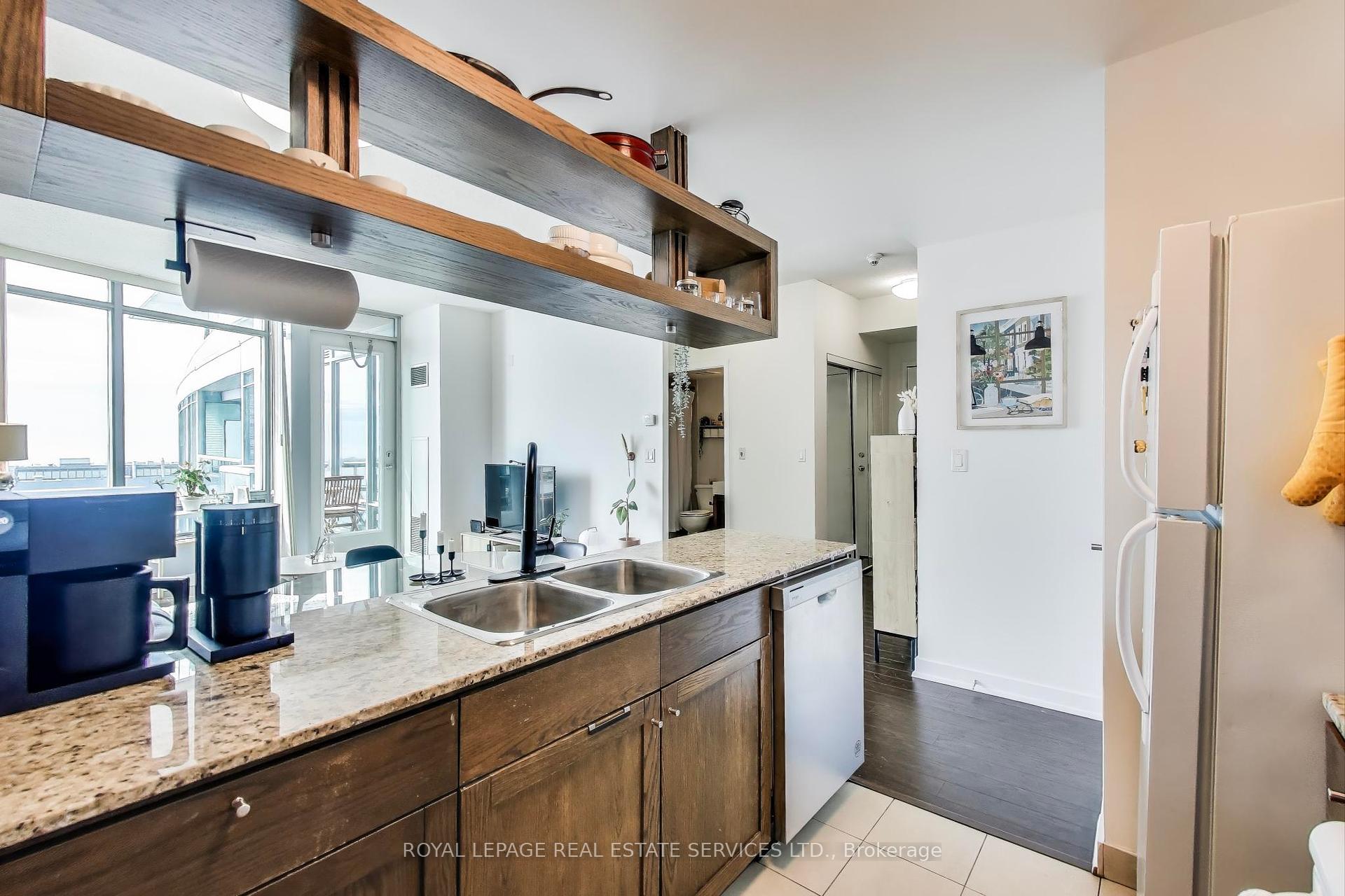 2 Bedrooms Condo at 81 Navy Wharf, Toronto For sale