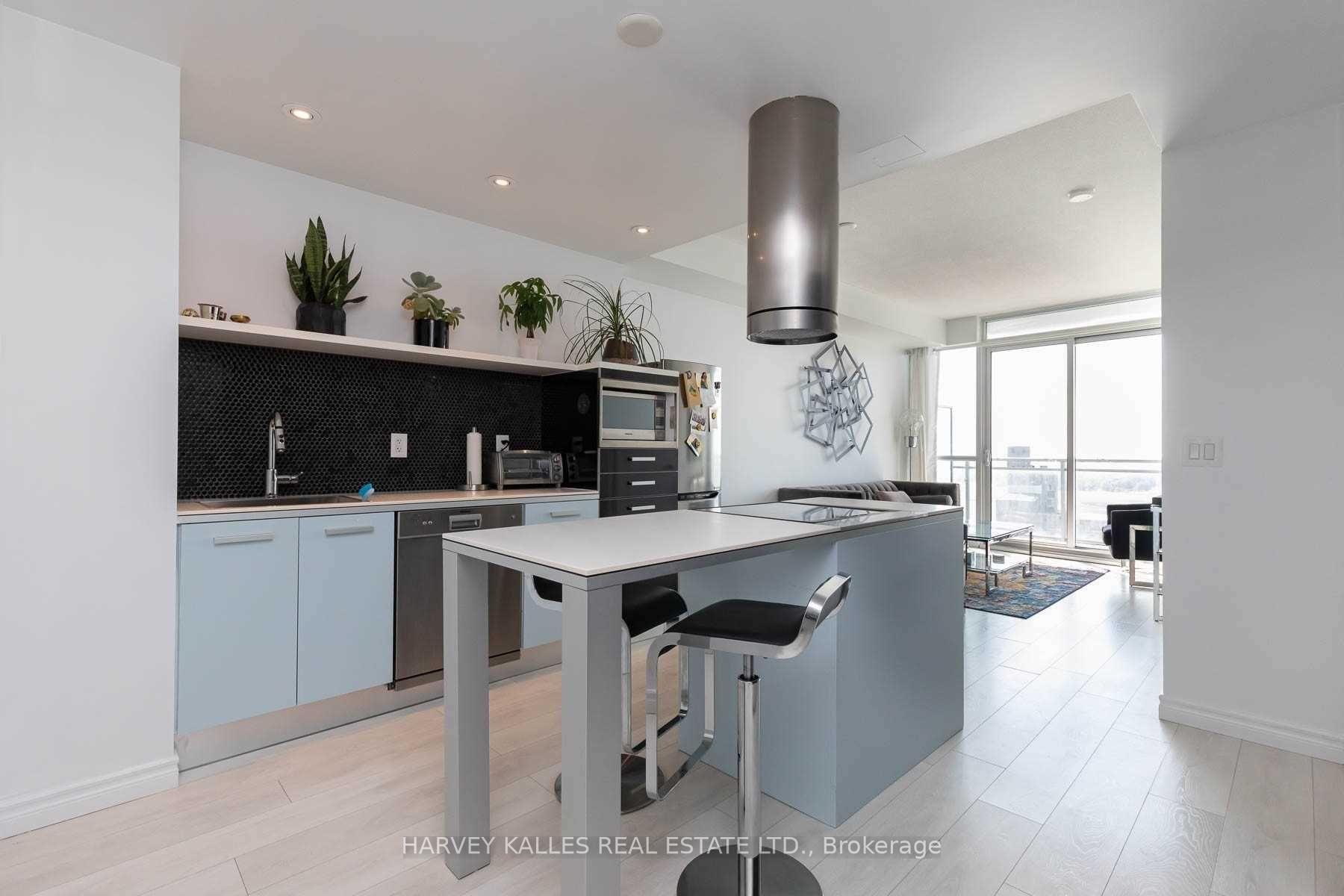 38 Dan Leckie Way 2516