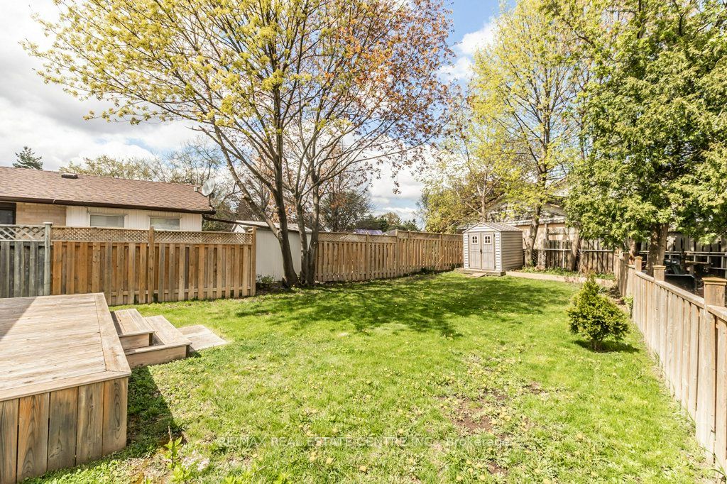 65 Lorne Scots Drive