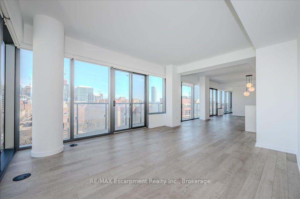2 Bedrooms Condo at 60 Colborne, Toronto For sale