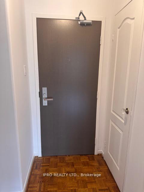 2 Bedrooms Condo at 65 Southport, Toronto For sale