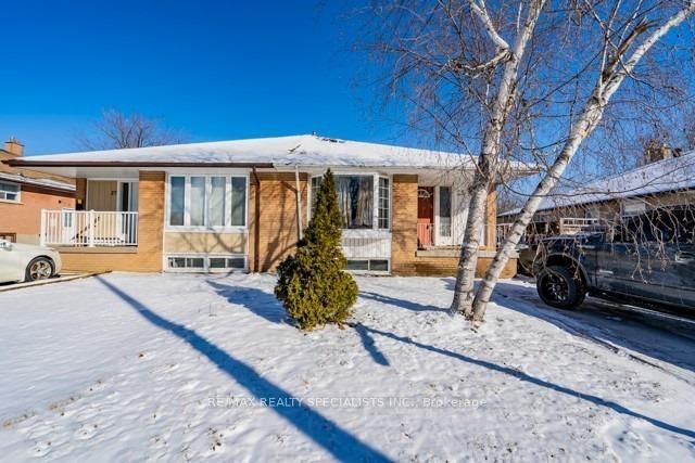 25 Aloma Crescent