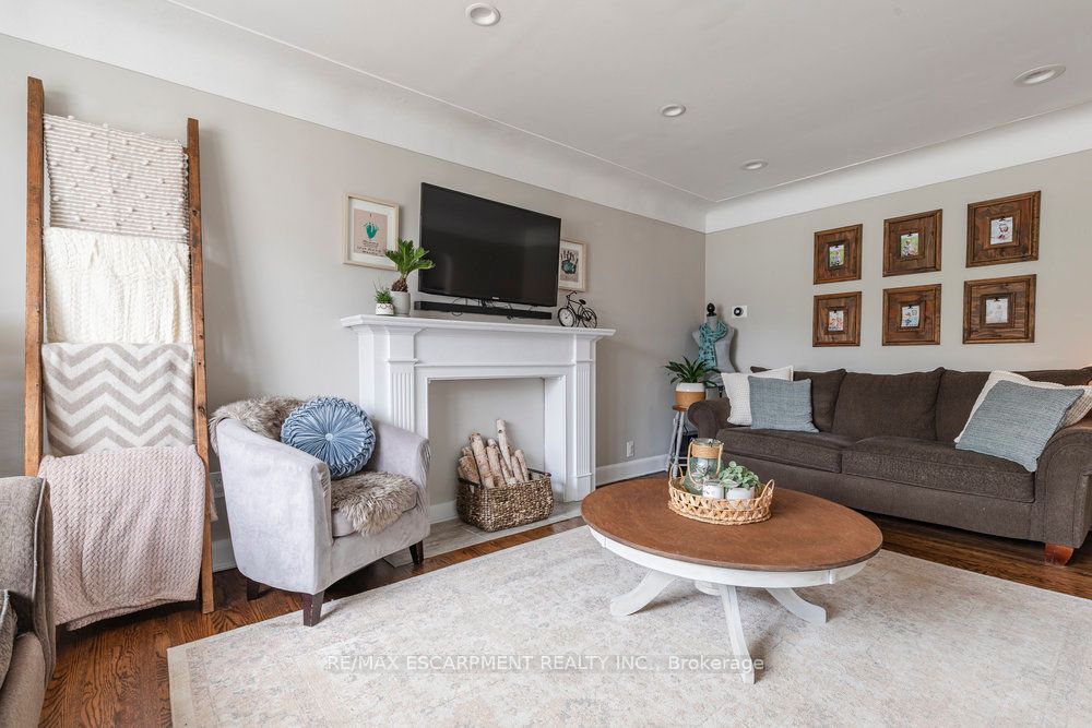 5 Bettina Avenue