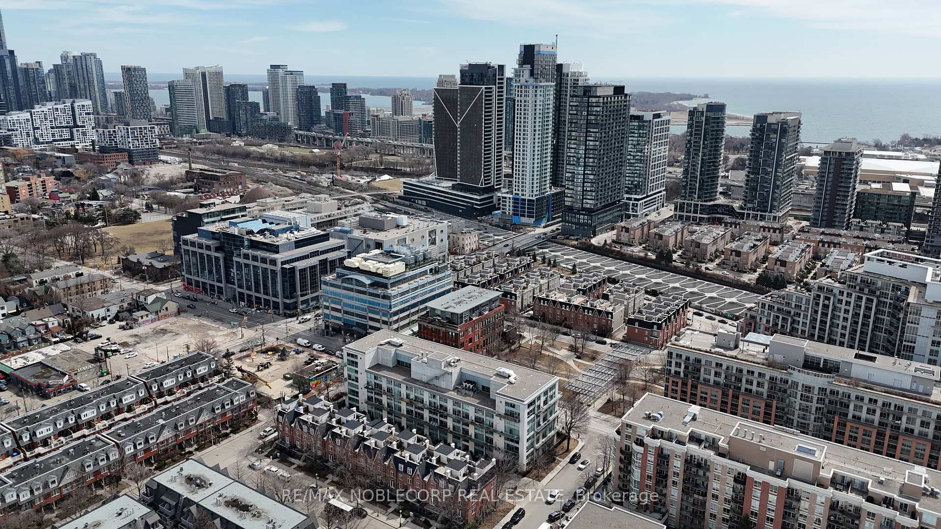 2 Bedrooms Condo at 954 King, Toronto For sale