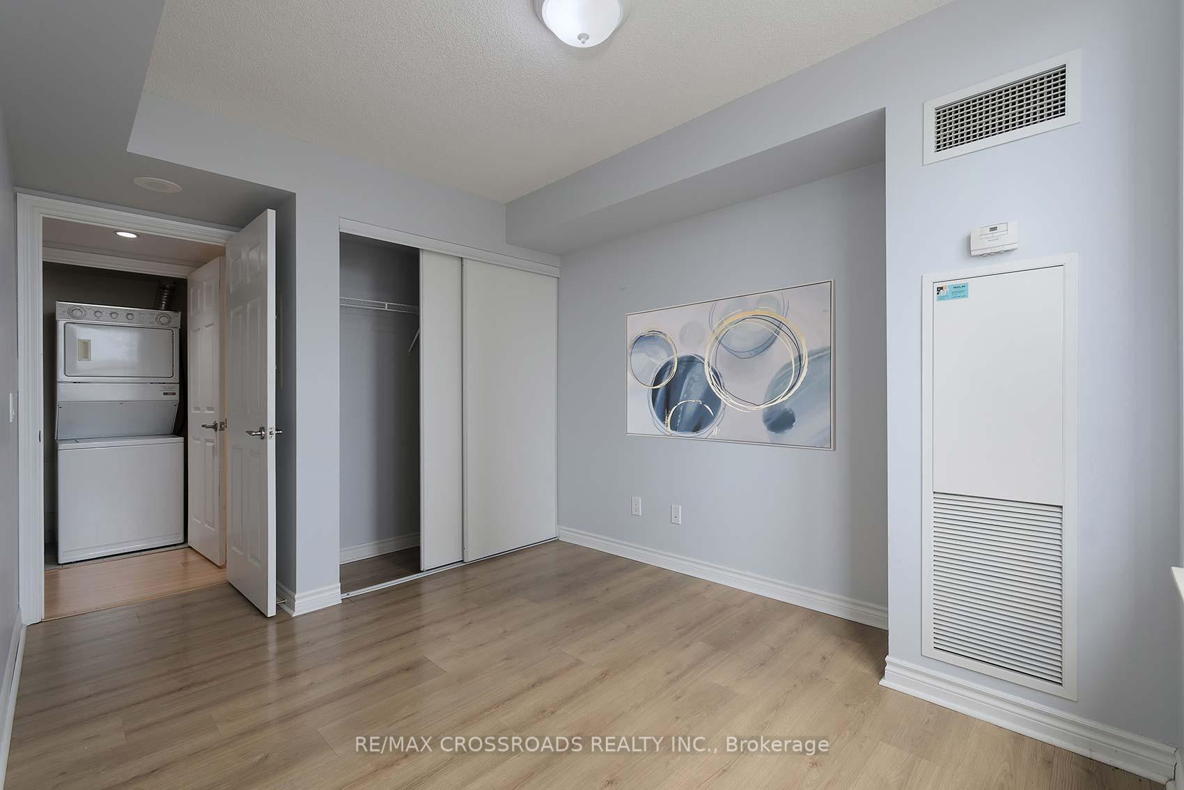 3 Bedrooms Condo at 5233 Dundas,  Toronto For sale
