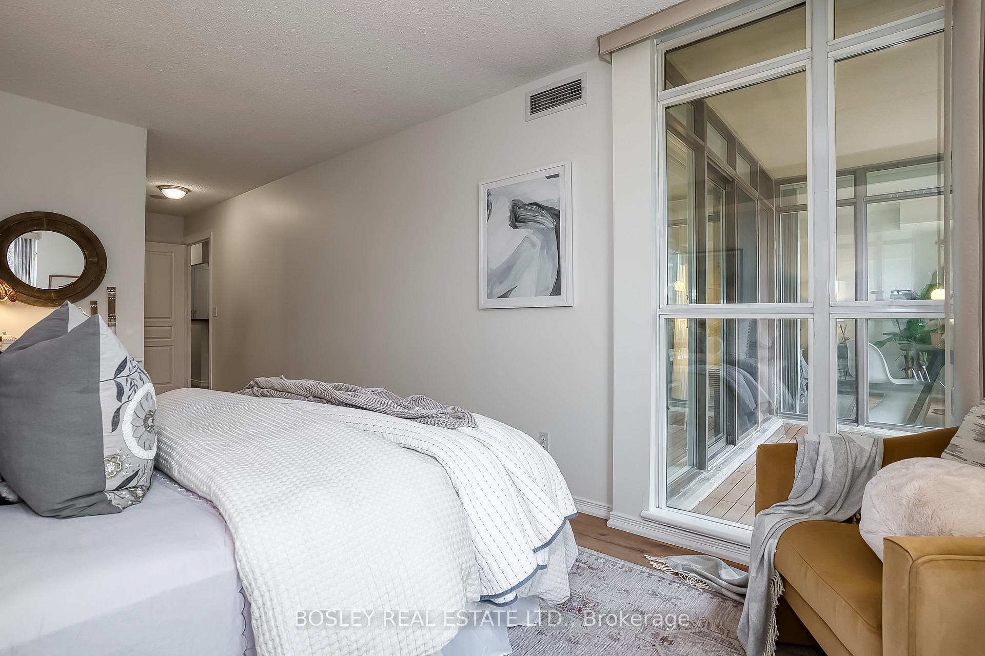 2 Bedrooms Condo at 51 Harrison Garden, Toronto For sale