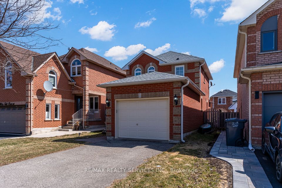 3 White Tail Crescent, Brampton, ON L6Y 5C4