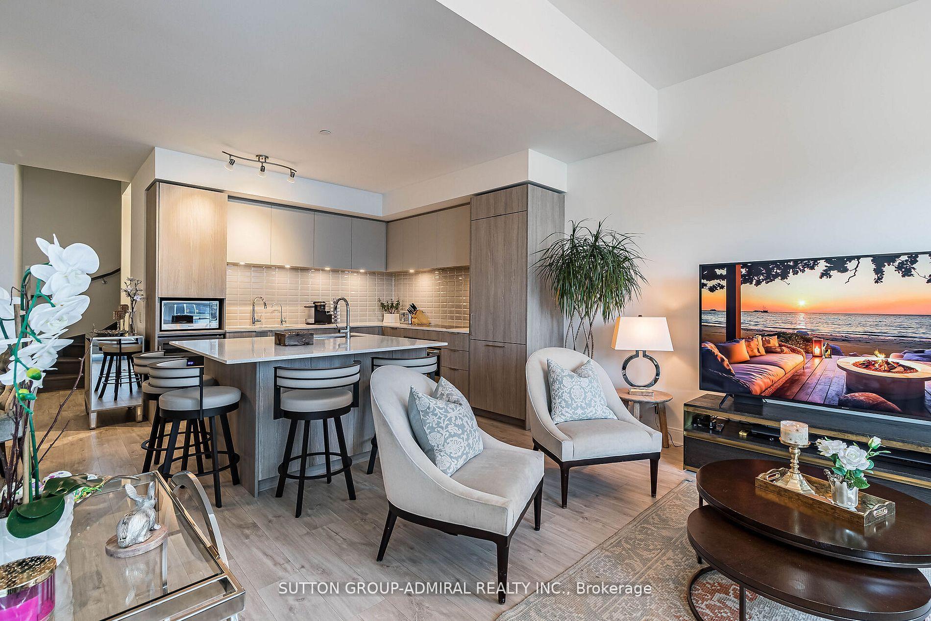 3 Bedrooms Condo at 70 Annie Craig, Toronto For sale